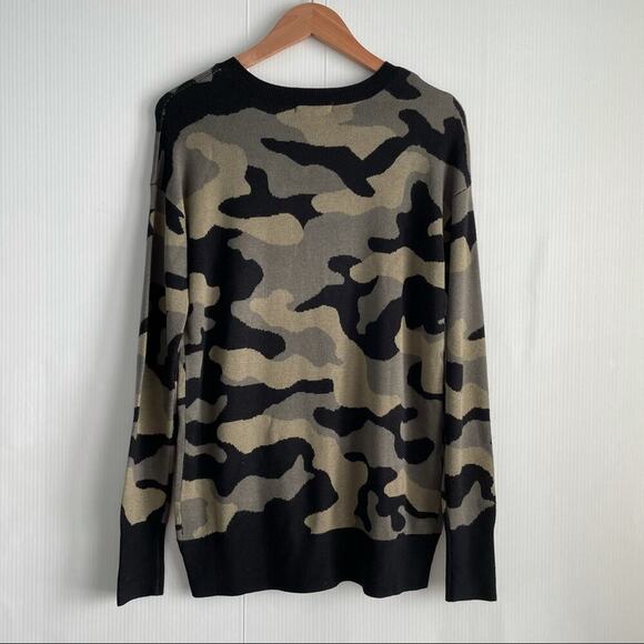 Isaac Mizrahi camouflage long sleeve sweater - Picture 4 of 10